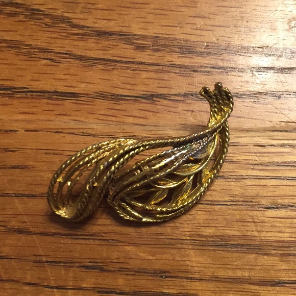 {Vintage} bundle of brooches - Picture 5 of 7